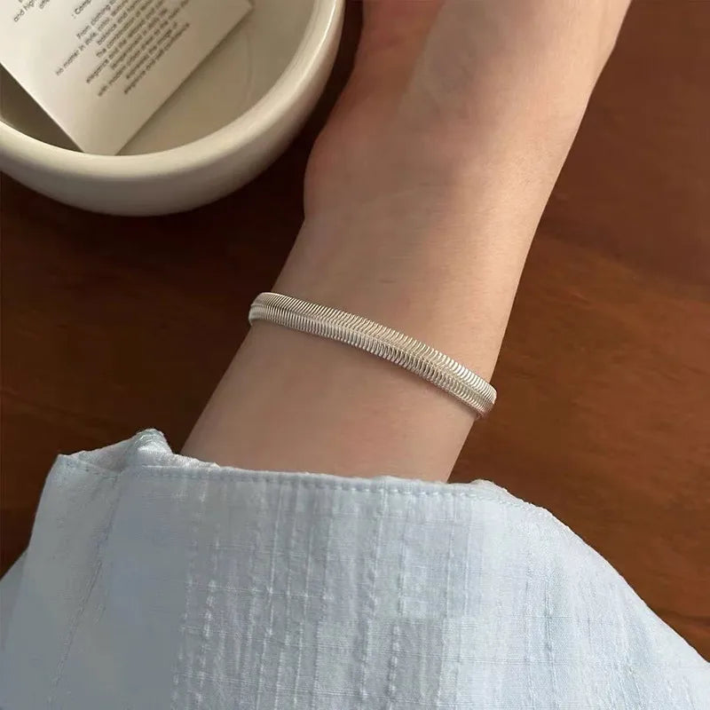 Bracelet For Women Simple Elegant High-End Sensation Minority Design Hand Jewelry Geometric Pattern Alloy
