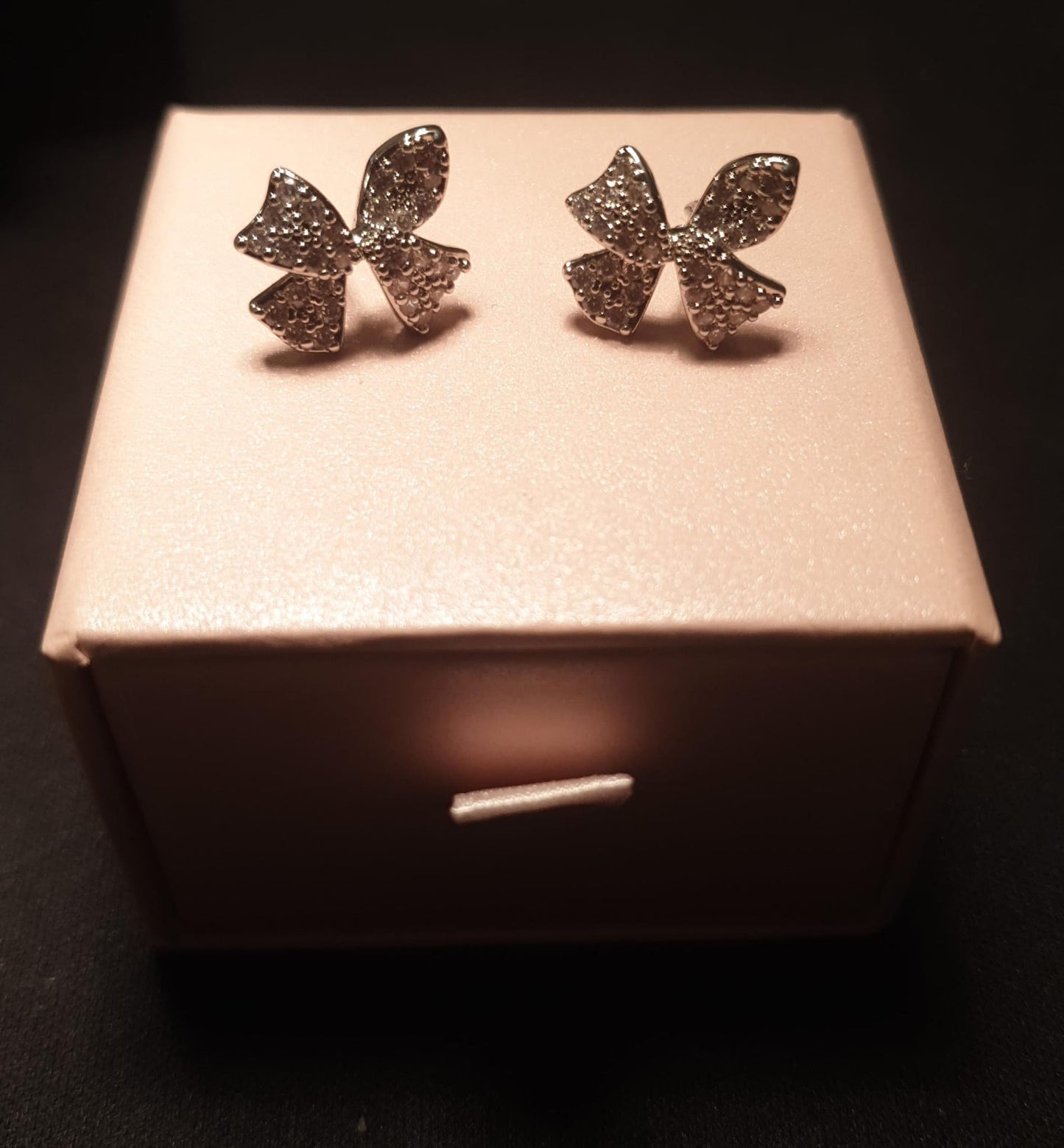 Casual Shiny Bow Shape Inlay Copper Artificial Ear Studs