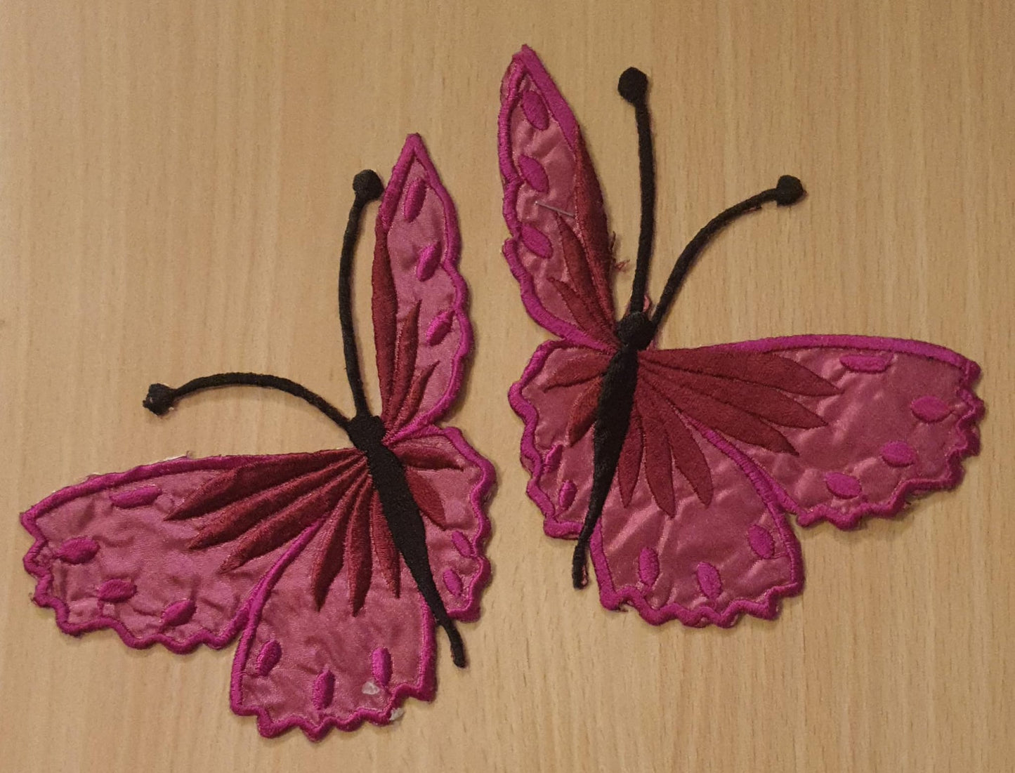 Vibrant Colour -Purple- Butterfly Embroidered 13x10 cm Sew-On Glue-On Appliqué Patch (Copy)