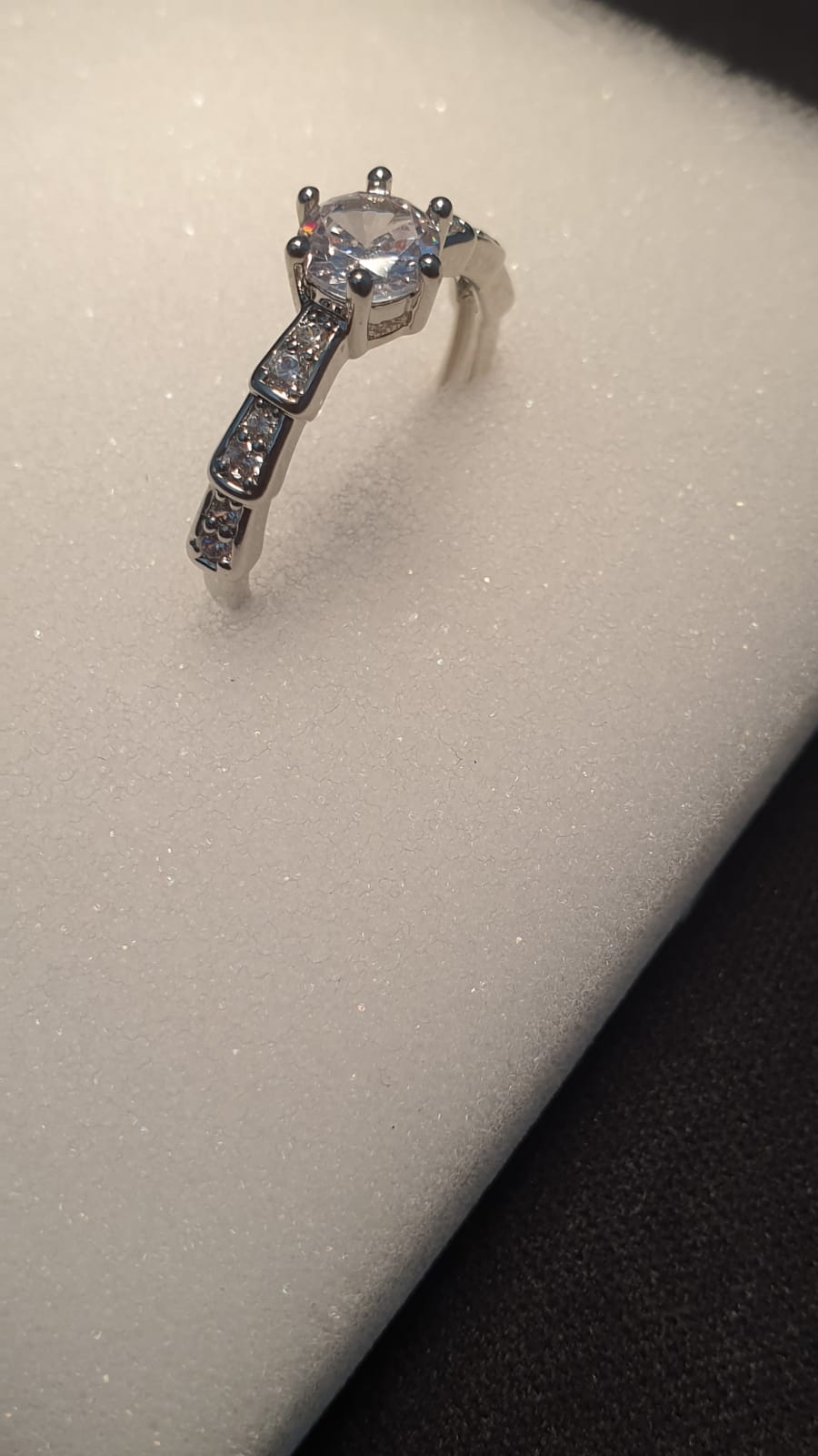 Simple Style Round Copper Inlay Zircon Ring