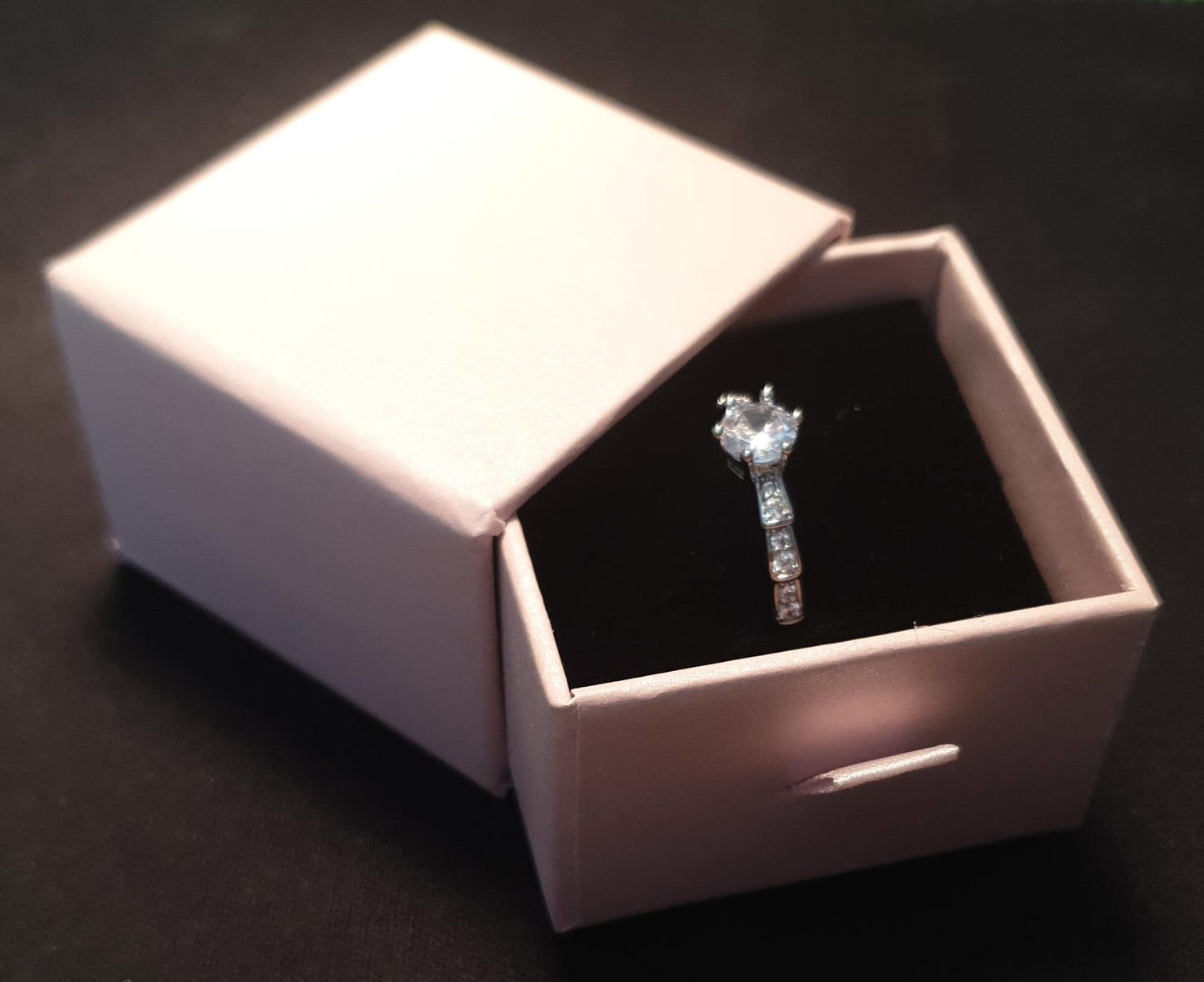 Simple Style Round Copper Inlay Zircon Ring