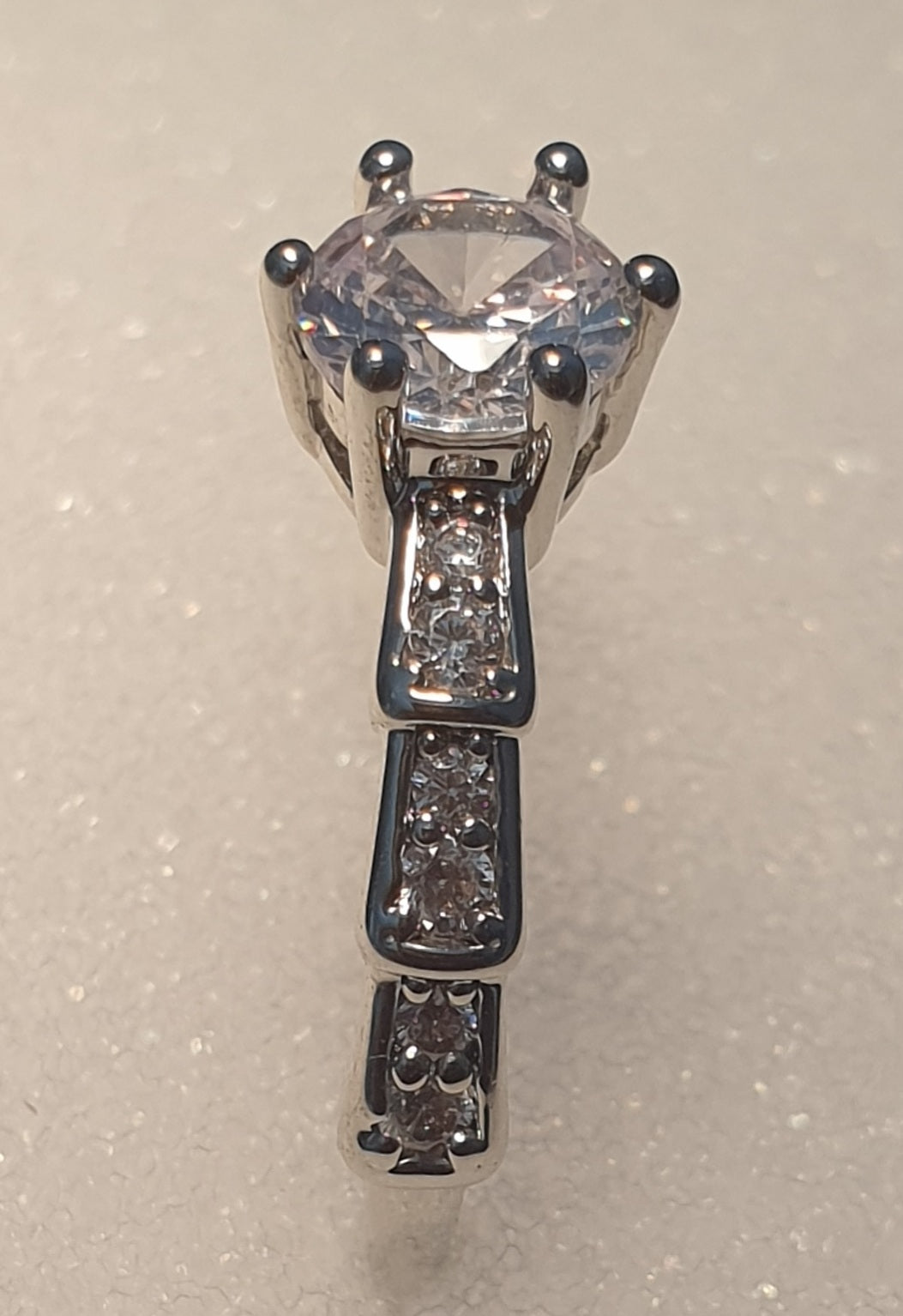 Simple Style Round Copper Inlay Zircon Ring