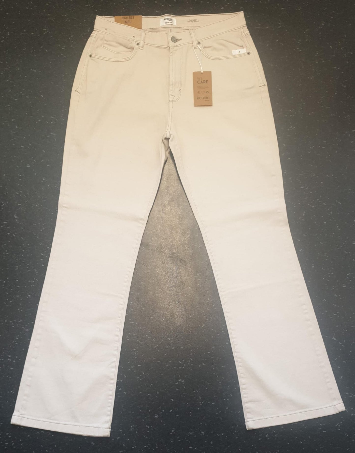 Kensie Medium Off-White Denim Jeans, Boot Cut 12/31