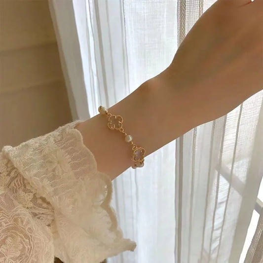 New Retro Elegant Four-leaf Clover Pearl Bracelet Women's Korean-style