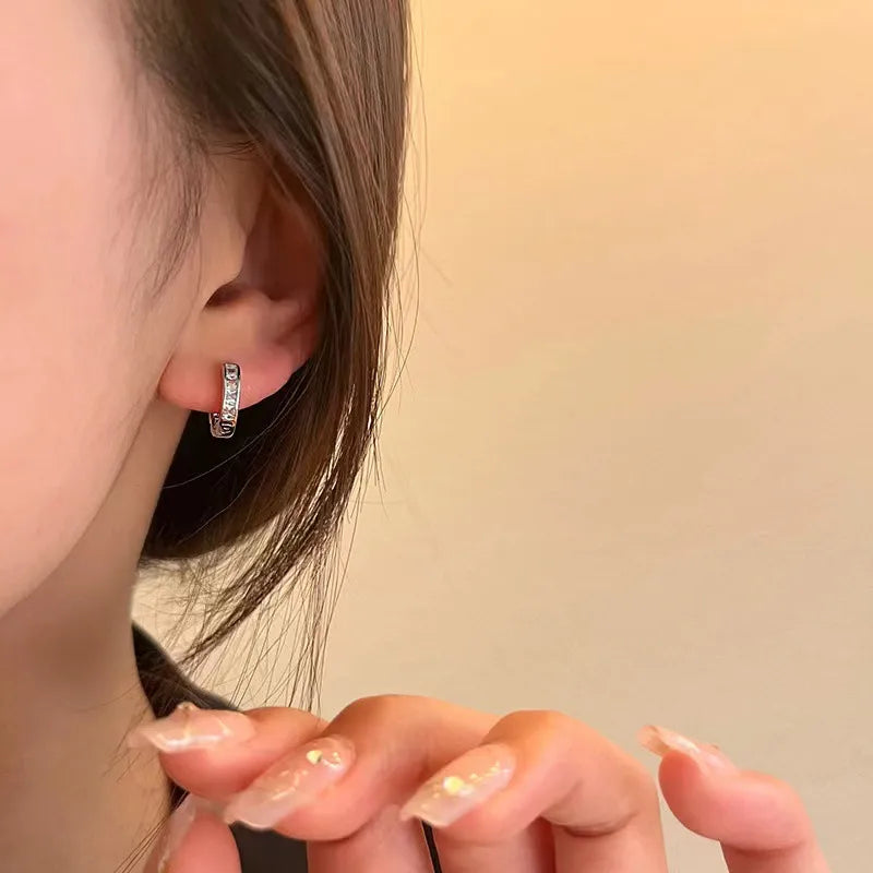 One Pair Modern Style Round Plating Copper Zircon Earrings