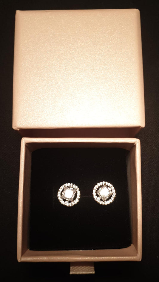 Shiny Round Shape Flower Copper Artificial Diamond 14K Gold Plated 16K Gold Plated Ear Studs
