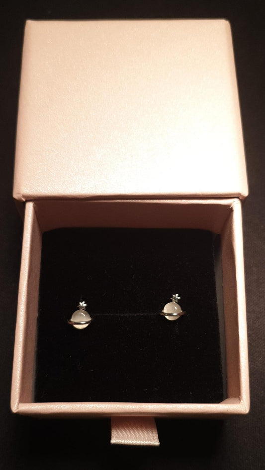 Casual Silver Star on White Pearl Ball Shape Copper Artificial Ear Studs
