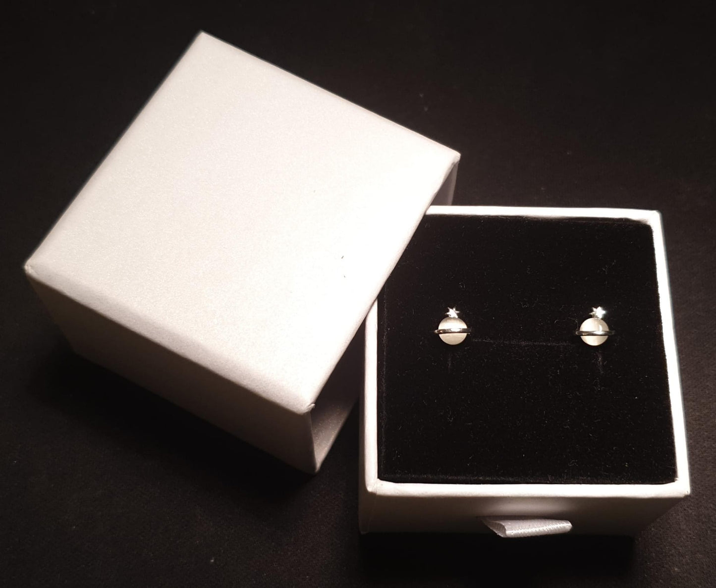 Casual Silver Star on White Pearl Ball Shape Copper Artificial Ear Studs