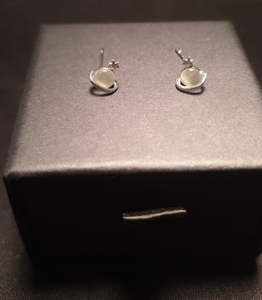 Casual Silver Star on White Pearl Ball Shape Copper Artificial Ear Studs