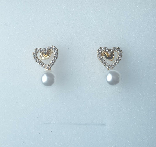 Style Casual Cute Heart Shape Polishing Hollow Out Inlay Copper Acrylic Pearl Zircon 18K Gold Plated Ear Studs