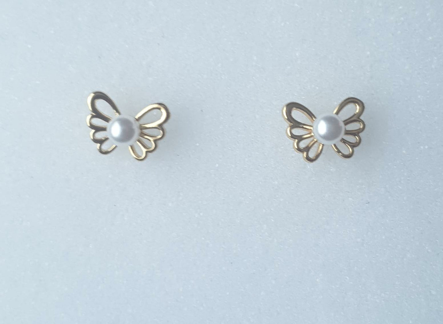 Style Casual Cute Ball on Butterfly Shape Polishing Hollow Out Inlay Copper Acrylic Pearl Zircon 18K Gold Plated Ear Studs